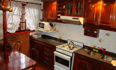 Chalet en Venta - 4 amb. - Quincho y Pileta - Ramos Mejia