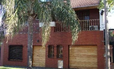 Chalet en Venta - 4 amb. - Quincho y Pileta - Ramos Mejia