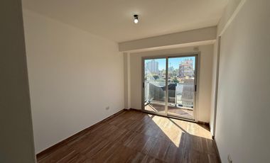 Departamento de dos ambientes al frente a la venta en Wilde