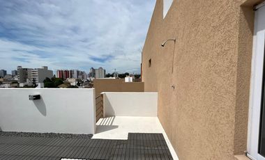 Departamento de dos ambientes al frente a la venta en Wilde