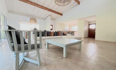 Casa en Alquiler - Barrio Ecuestre Lote 156 de Costa Esmeralda - frente a la cancha de Polo