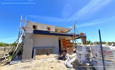 Casa 5 ambientes en obra en venta en Puerto Nizuc - Guillermo Hudson - Financiación