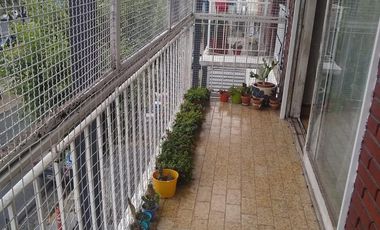Departamento en  muy buen estado, vista a Avenida Mitre