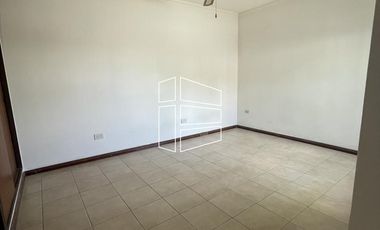 Alquiler - Oficina en Alsina y 3 de Febrero - A041