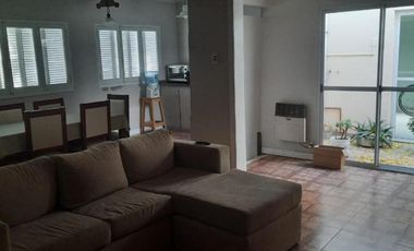 Casa en venta -3 dormitorios 3 baños - patio parrilla - 325 mts2 - Chivilcoy