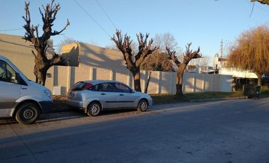 Casa en venta -3 dormitorios 3 baños - patio parrilla - 325 mts2 - Chivilcoy