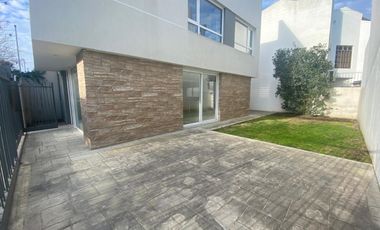 Casa 4 amb. 125m². 2 Cocheras. Los Pinares.