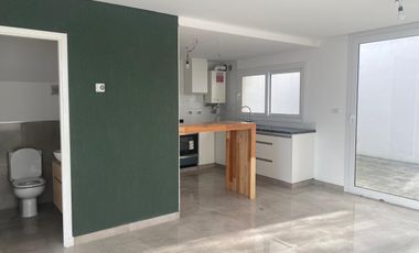 Casa 4 amb. 125m². 2 Cocheras. Los Pinares.