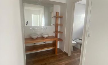 Casa 4 amb. 125m². 2 Cocheras. Los Pinares.