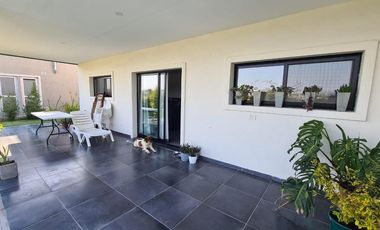 Venta de casa 4 dormitorios con pileta en San Eduardo - Pilar
