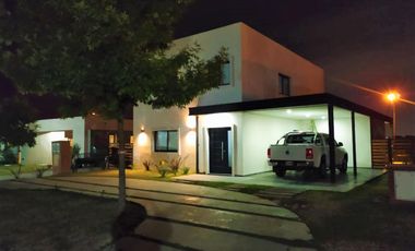 Venta de casa 4 dormitorios con pileta en San Eduardo - Pilar