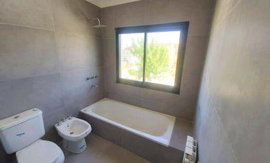Venta de casa 4 dormitorios con pileta en San Eduardo - Pilar