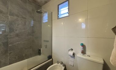 Venta Casa 4 ambientes más departamento 2 ambientes en terraza, lote propio!!
