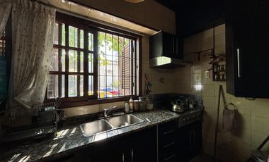 Venta Casa 4 ambientes más departamento 2 ambientes en terraza, lote propio!!