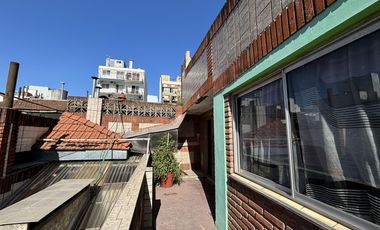 Venta Casa 4 ambientes más departamento 2 ambientes en terraza, lote propio!!