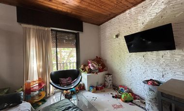 Venta Casa 4 ambientes más departamento 2 ambientes en terraza, lote propio!!