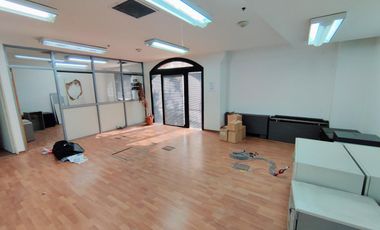 Oficina en alquielr con vista a la Ciudad lista para entrar