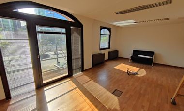 Oficina en alquielr con vista a la Ciudad lista para entrar
