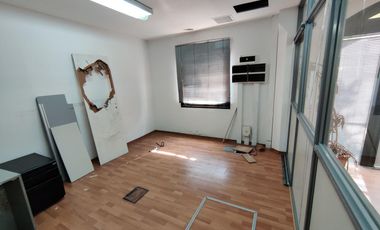 Oficina en alquielr con vista a la Ciudad lista para entrar