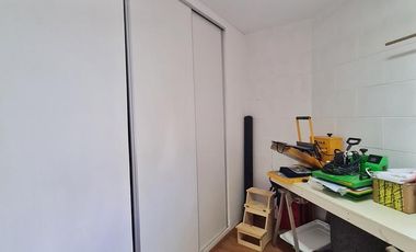 Venta depto tipo casa 3 ambientes con patio y parrilla en Bernal (29908)