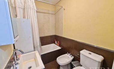 Venta depto tipo casa 3 ambientes con patio y parrilla en Bernal (29908)