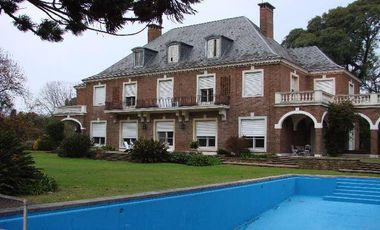 Lencke vende - Magnifica casa de categoria sobre la barranca, unica en su estilo