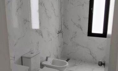 Casa en venta - 3 Dormitorios 3 Baños - Cochera - 300Mts2 - Luján