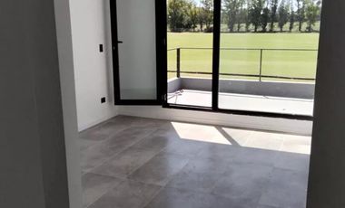 Casa en venta - 3 Dormitorios 3 Baños - Cochera - 300Mts2 - Luján