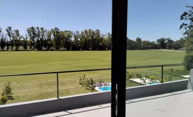 Casa en venta - 3 Dormitorios 3 Baños - Cochera - 300Mts2 - Luján
