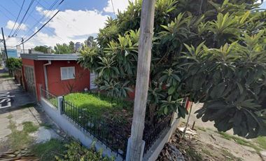 Casa en venta - 3 dormitorios 2 baños - quincho - 225mts2 - Berisso