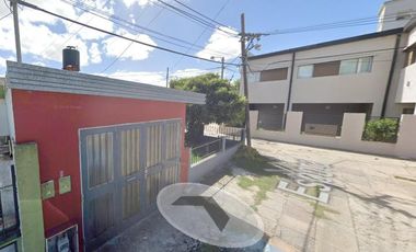 Casa en venta - 3 dormitorios 2 baños - quincho - 225mts2 - Berisso