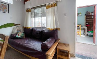 Venta casa 2 ambientes con cochera en Wilde