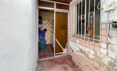 Venta casa 2 ambientes con cochera en Wilde