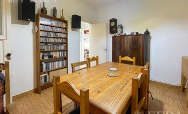 Venta casa 2 ambientes con cochera en Wilde