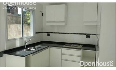 VENTA DUPLEX 2 DORM. EN BARRIO LOS JAZMINES
