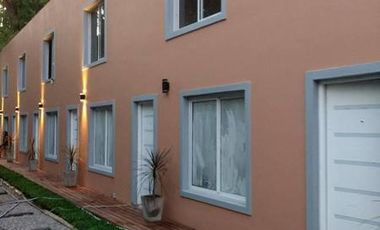 VENTA DUPLEX 2 DORM. EN BARRIO LOS JAZMINES