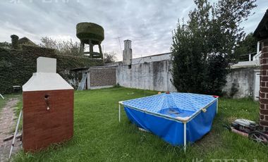 Venta Casa 3 ambientes con amplio jardín en Florencio Varela