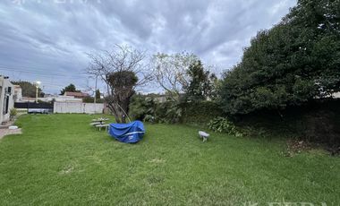 Venta Casa 3 ambientes con amplio jardín en Florencio Varela