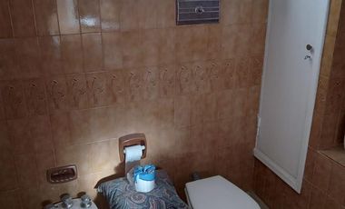 Venta Casa 4 Amb. en 2 Plantas en - Ramos Mejia -  Muy buen Estado, Exc. Ubicación