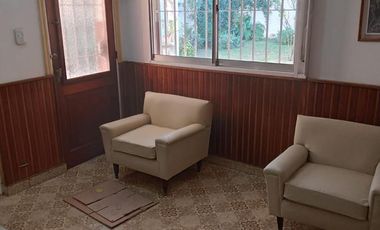 Venta Casa 4 Amb. en 2 Plantas en - Ramos Mejia -  Muy buen Estado, Exc. Ubicación