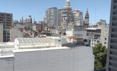 Amplio ambiente en emblemático edificio francés