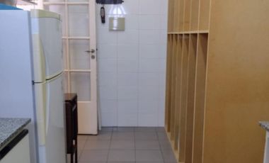 Amplio ambiente en emblemático edificio francés