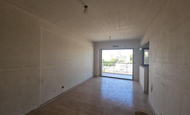Venta Departamento 2 Ambientes con Balcón en Santa Rita
