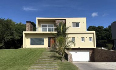 Casa en alquiler temporal  Barrio Ecuestre, Costa Esmeralda.