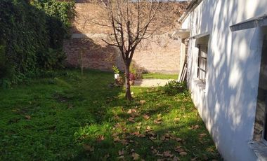 Casa en venta - 4 Dormitorios 1 Baño - 650Mts2 - Quilmes