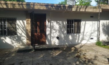 Casa en venta - 4 Dormitorios 1 Baño - 650Mts2 - Quilmes