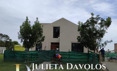 Casa 4 ambientes en Santo Tomás