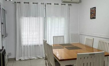 Dúplex en venta - 3 Dormitorios 3 Baños - Cochera - 320Mts2 - Ituzaingó