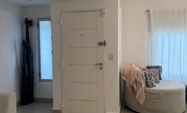 Dúplex en venta - 3 Dormitorios 3 Baños - Cochera - 320Mts2 - Ituzaingó