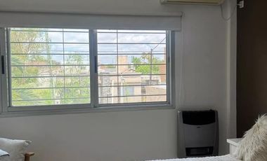 Dúplex en venta - 3 Dormitorios 3 Baños - Cochera - 320Mts2 - Ituzaingó